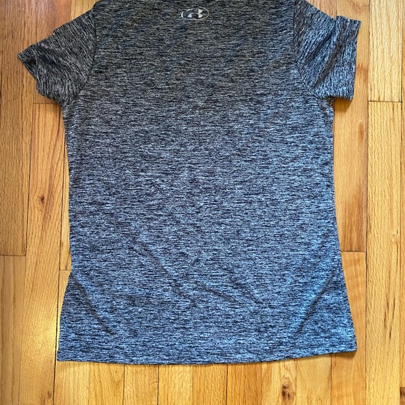 Under Armour Medium Heatgear Top - Picture 4 of 4